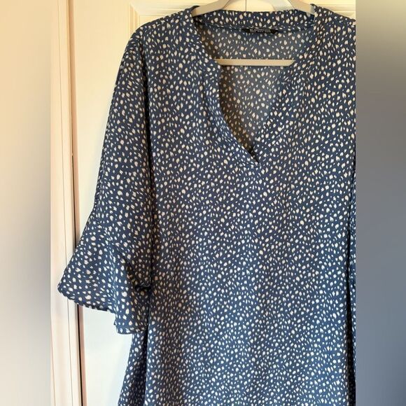 BLOOM CHIC LEOPARD PRINT VNECK RUFFLE SLEEVE BOUSE BLUE AND WHITE SIZE  18-20 - Picture 3 of 13
